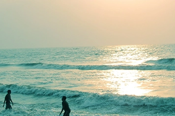 Enjoy a peaceful travel experience to Besant Nagar Beach in Chennai with a local taxi service.