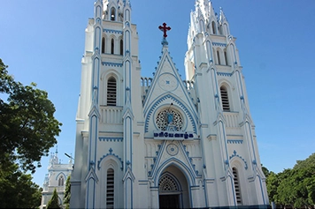 Book a cab for a family trip to Thiruparankundram with an experienced driver and clean vehicles.