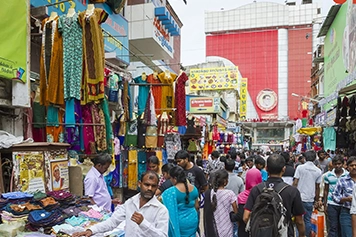 Visit shopping destinations in chennai with a comfortable and quick taxi service for travel