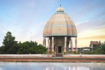 Taxi booking service for a comfortable ride to Valluvar Kottam in Chennai at affordable rates.