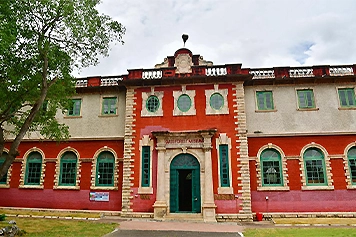 Coimbatore to Karur Government Museum Taxi Booking Book taxi services from Coimbatore to Government Museum for a comfortable and enjoyable trip.