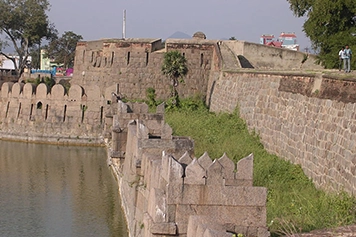 Explore Vellore Fort with Easy Taxi and Cab Booking Visit Vellore Fort by taxi or car with travel plans customized for your local or outstation needs