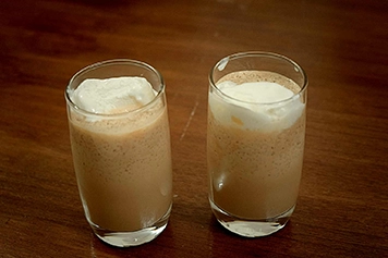 Take a Taxi to Enjoy Authentic Town Hall Jigarthanda in Madurai Take a taxi from Chennai to Madurai and enjoy the original taste of Town Hall’s famous Jigarthanda drink.