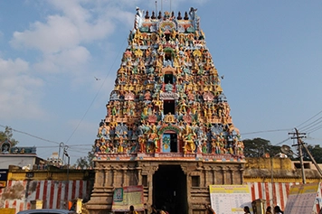 customer enjoys a smooth trip to Alangudi Temple by booking a local taxi service online