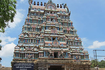 Family enjoys a secure trip to Thiruvenkadu Mercury Temple by booking custom cab online